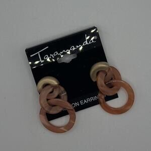 Taramanda Linked Circle Statement Earrings – Peach Marble & Matte Gold